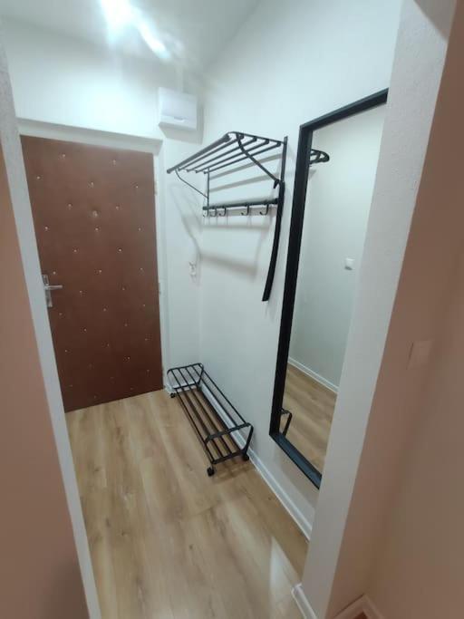Utulny Bytik Iba 5 Minut Od Historickeho Centra Rimavska Sobota Luaran gambar